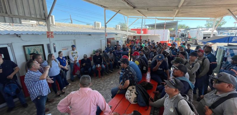 COMITÉ EJECUTIVO REUNIDOS CON COMPAÑEROS DE RECOLECCIÓN