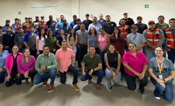 COMITÉ EJECUTIVO IMPARTIENDO EL CURSO DE INDUCCIÓN A NUEVOS SINDICALIZADOS
