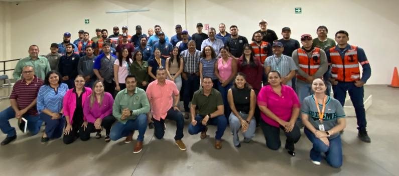 COMITÉ EJECUTIVO IMPARTIENDO EL CURSO DE INDUCCIÓN A NUEVOS SINDICALIZADOS