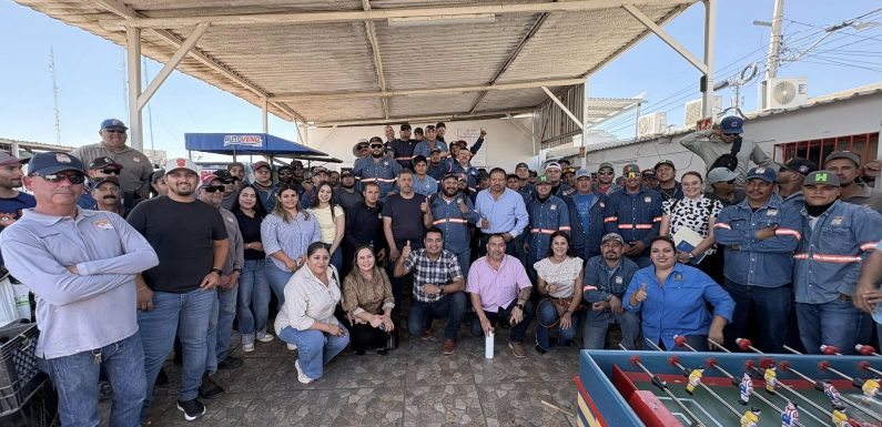 COMITÉ EJECUTIVO VISITA A COMPAÑEROS DE SANIDAD Y LIMPIA PARA PROPORCIONAR INFORMACIÓN IMPORTANTE