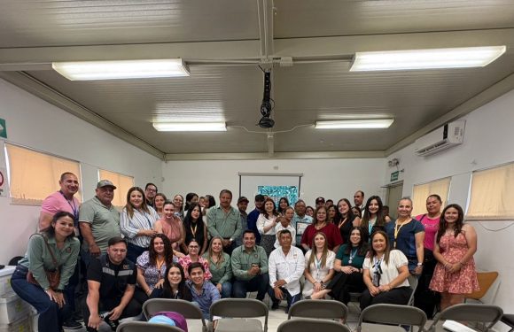 COMITÉ EJECUTIVO ENTREGA RECONOCIMIENTO POR JUBILACIÓN