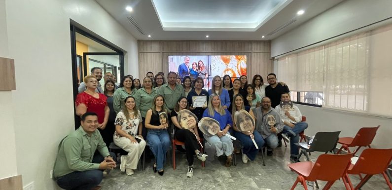 COMITÉ EJECUTIVO ENTREGA RECONOCIMIENTO POR JUBILACIÓN