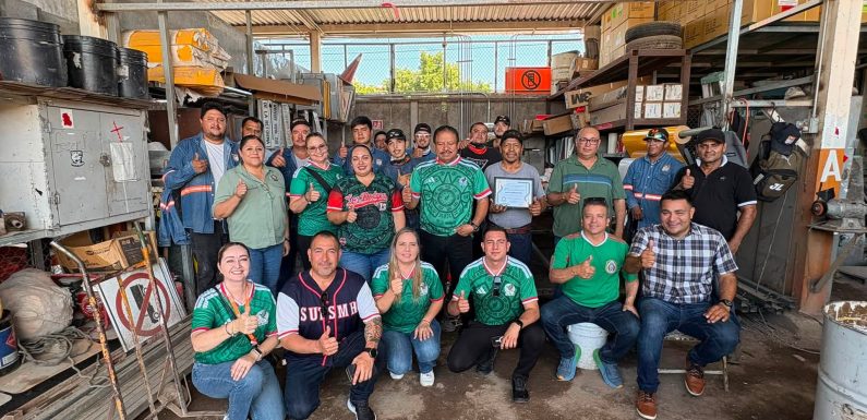 COMITÉ EJECUTIVO ENTREGA RECONOCIMIENTO POR JUBILACIÓN